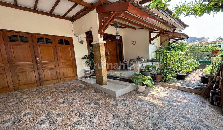 Dijual Rumah Cantik Siap Huni, Lokasi Strategis 1