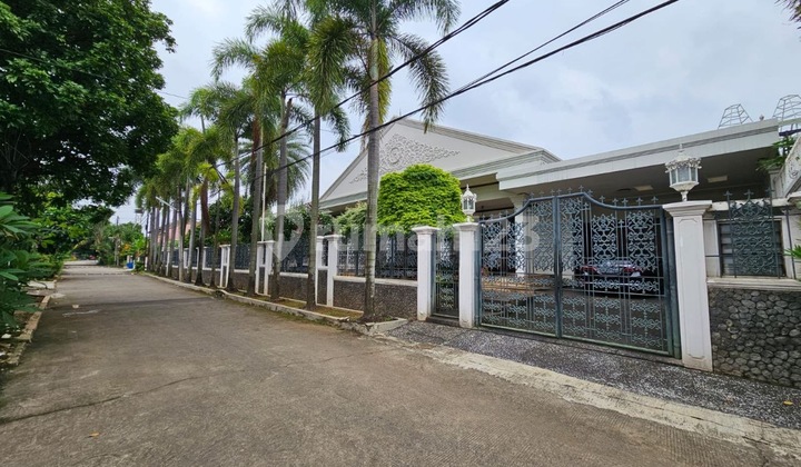 Rumah Mewah Dijual Pangkalan Jati, Dalam Komplek Premium