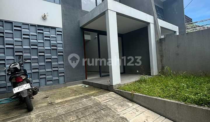 Rumah Minimalis Dalam Komplek Dekat dengan Tol Krukut Cinere Rumah Minimalis Dalam Komplek Dekat dengan Tol Krukut Cinere