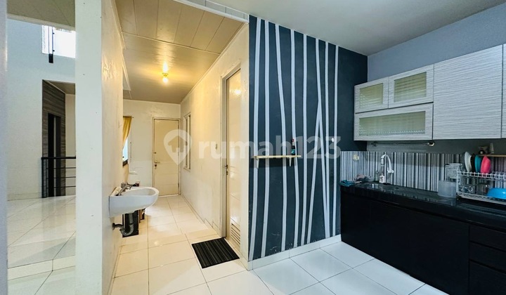 For Quick Sale: Ready-to-Live House in Front of Krukut Toll Gate. 2