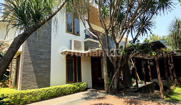 Rumah Tropis Dengan Sentuhan Tradisional Di Jagakarsa, Hidden Gem Jakarta Selatan