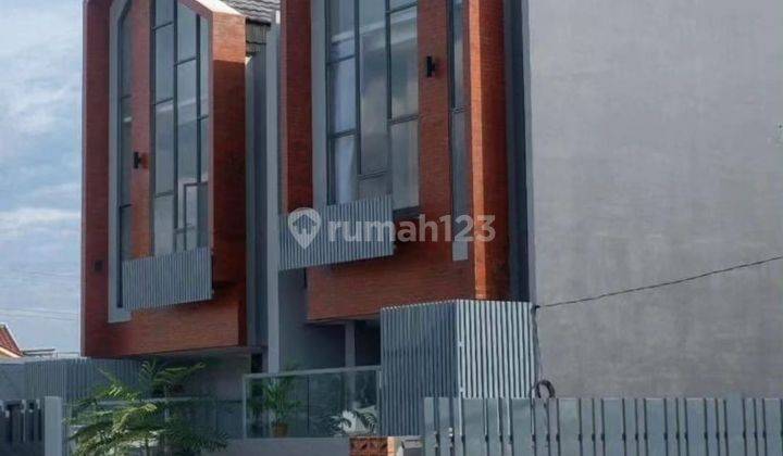 Murah Rumah Baru Townhouse, Lokasi Sangat Strategis  1