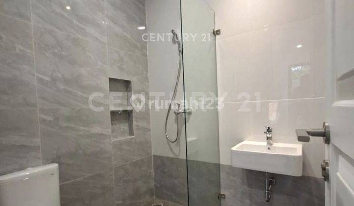 kamar mandi dijual rumah brand new strategis