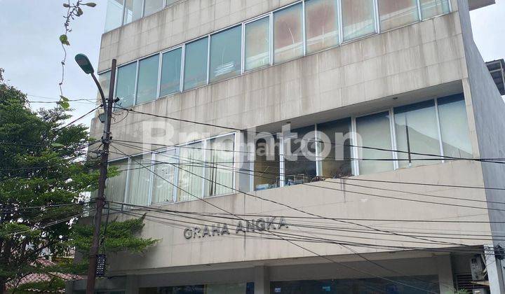 Gedung Kantor Dekat Halim Perdanakusuma Jakarta Timur 1