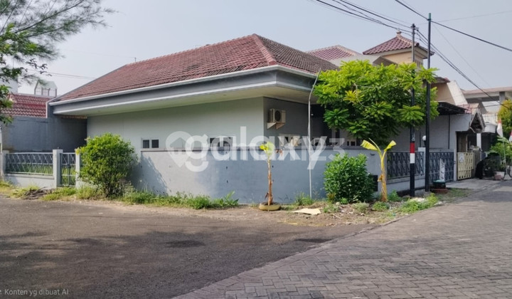 Affordable corner house ready to occupy in TPI Wiyung.