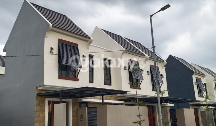 Fully Furnished, Rare at Grand Harvest. Just bring your suitcase. 2