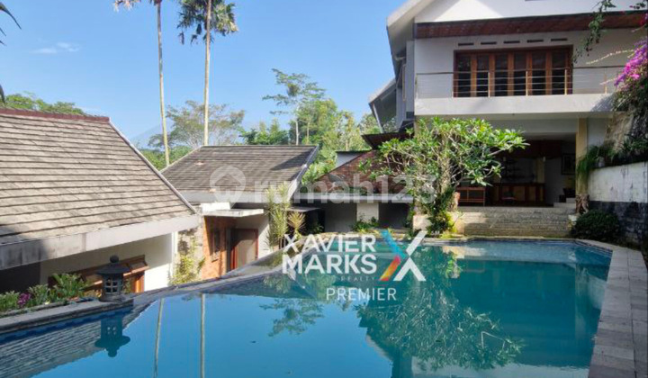 Rumah Resort + Private Pool & Rooftop Di Tidar Malang  1