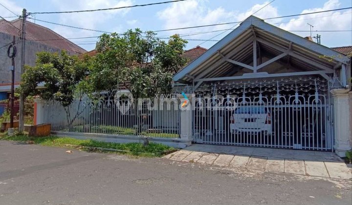 Rumah Klasik Terawat Di Daerah Dieng Malang Rumah Klasik Terawat Di Daerah Dieng Malang