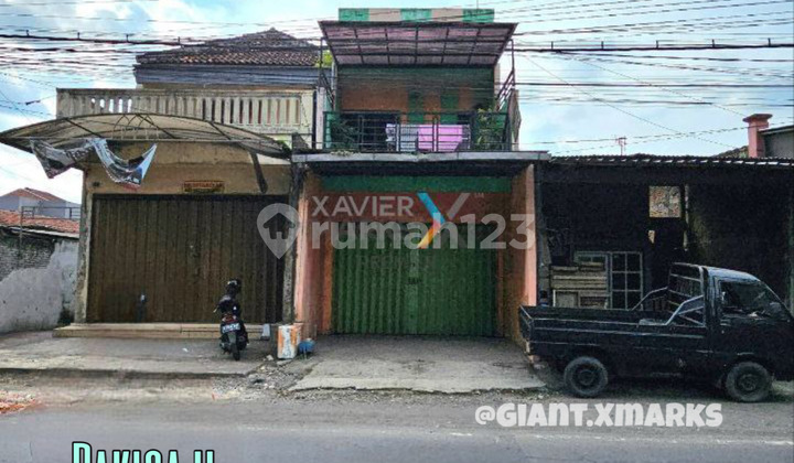 Cheap Shop House for Sale on Raya Genengan, Pakisaji, Malang 1