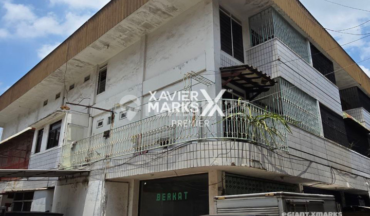 Strategic 3-Story Shop House Near Pasar Besar Malang 1