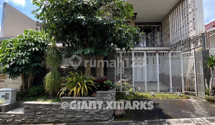 Rumah Mewah 3 Lantai View 360' Keren di Villa Puncak Tidar Malang Rumah Mewah 3 Lantai View 360' Keren di Villa Puncak Tidar Malang