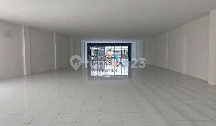 New 3-Storey Business Space on Letjen S Parman Road Axis, Malang New 3-Storey Business Space on Letjen S Parman Road Axis, Malang