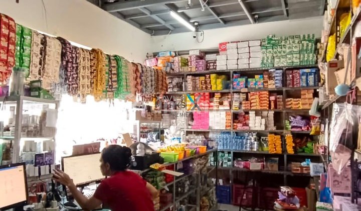 Well-Maintained Semi-Furnished House in Tidar, Malang 2