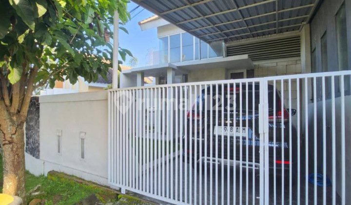 Rumah Modern Dekat Exit Tol di De Cassablanca Kedungkandang Rumah Modern Dekat Exit Tol di De Cassablanca Kedungkandang