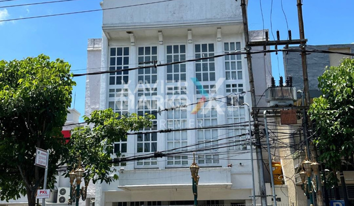 Commercial Buildings on Kayutangan Heritage Axis in Malang