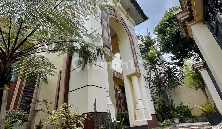 Luxury Ready-to-Occupy House at Istana Dieng Malang 2