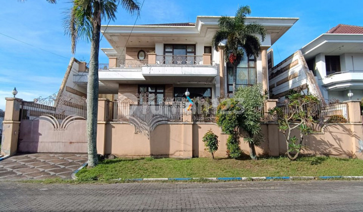 Okl Vibes Luxury House at Araya Boulevard Malang Okl Vibes Luxury House at Araya Boulevard Malang