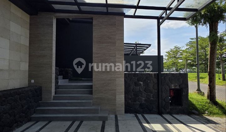 Rumah Baru Modern Dekat Kampus Binus di Araya Malang