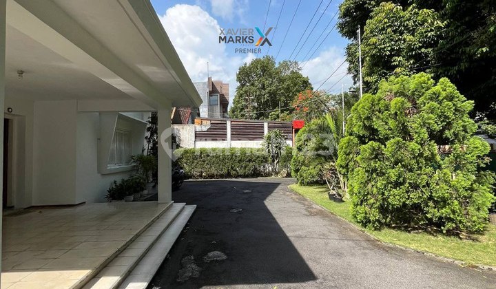 Well-Maintained Classic House in the Heart of Klojen Heroes Area, Malang City 2
