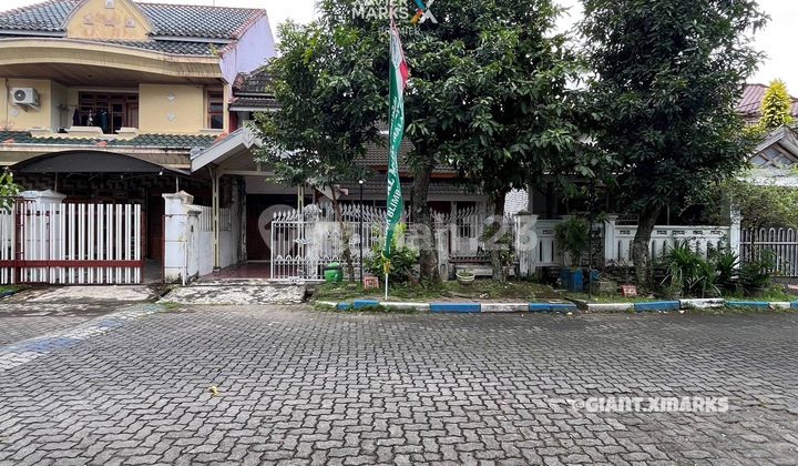 Strategic House Negotiable Price in Araya Front of Malang