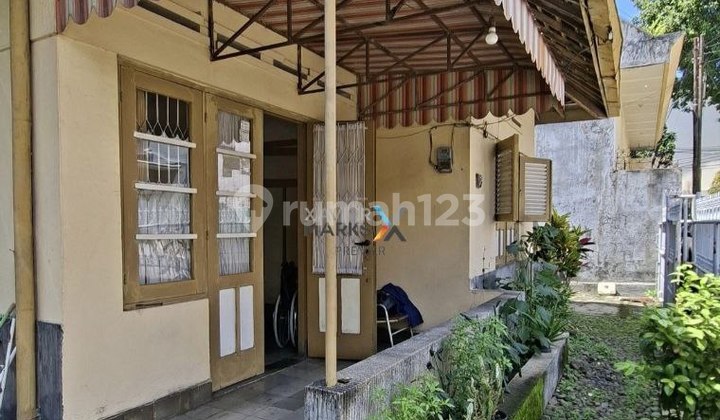Rumah Vintage Terawat Tengah Kota Harga Masuk Akal 2