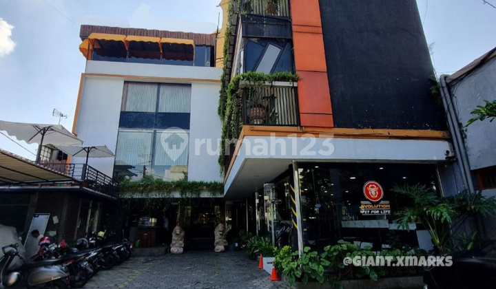 Hotel Tengah Kota Aktif di Klojen Malang