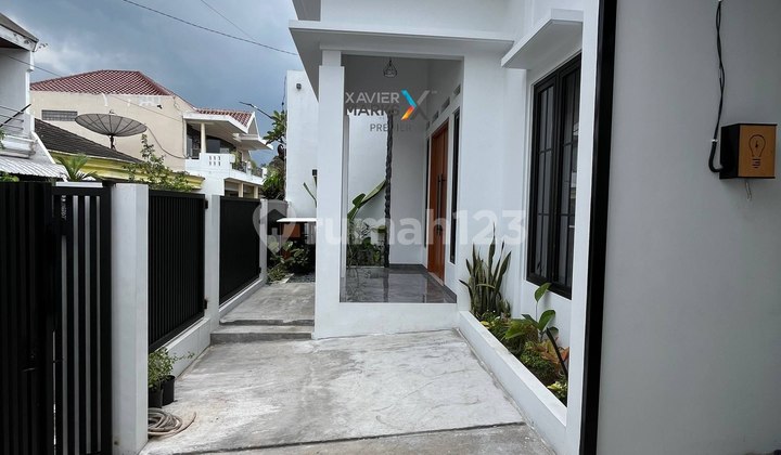 New Premium Quality Modern House in the City Center of Blimbing, Malang 2