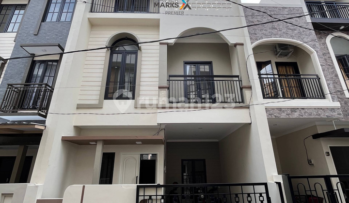 Rumah Modern Dekat Sma St Yusuf di Ikan Ikan Lowokwaru Rumah Modern Dekat Sma St Yusuf di Ikan Ikan Lowokwaru