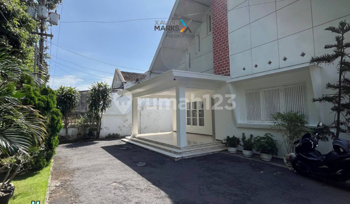 Rumah Klasik Terawat Tengah Kota di Area Pahlawan Klojen Malang Rumah Klasik Terawat Tengah Kota di Area Pahlawan Klojen Malang