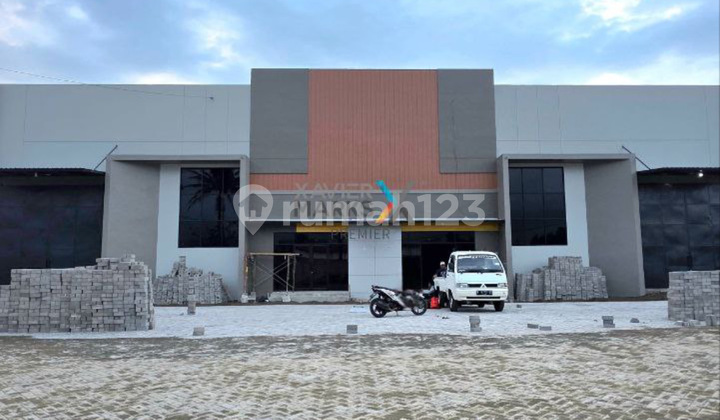 New Warehouse in the Warehouse Complex in Pakisaji Malang