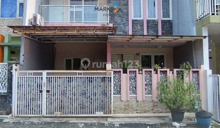 Rumah Minimalis Modern 3 Lantai Di Sulfat Malang 1