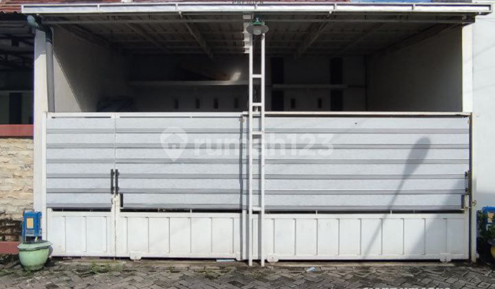 Modern Minimalist House in Ikan Ikan Lowokwaru Malang Modern Minimalist House in Ikan Ikan Lowokwaru Malang