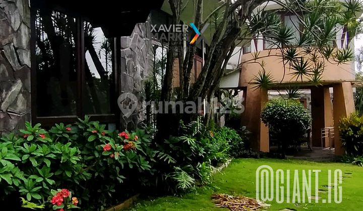 Strategic Active Villa In Batu Malang Flower Club Resort