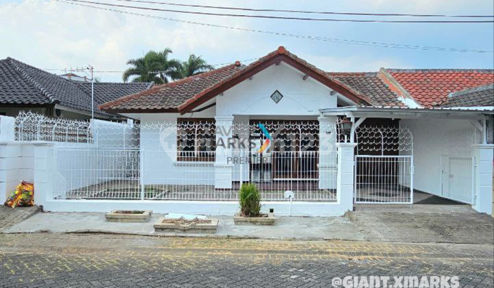 Ready-to-Occupy House Near Plaza Araya Malang at an Affordable Price Ready-to-Occupy House Near Plaza Araya Malang at an Affordable Price