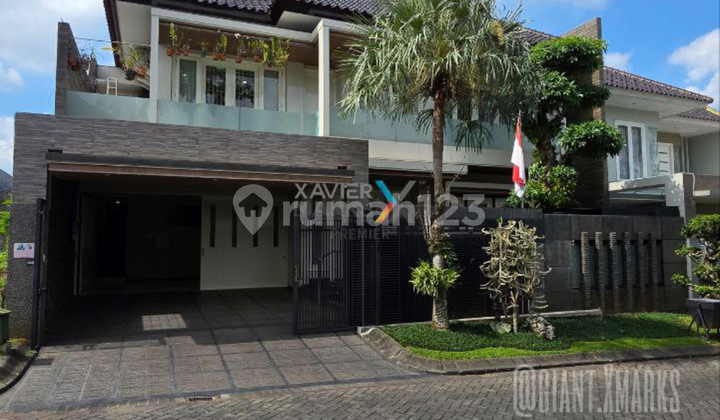 Rumah Mewah Plus Kolam Renang Di Boulevard Istana Dieng Malang 