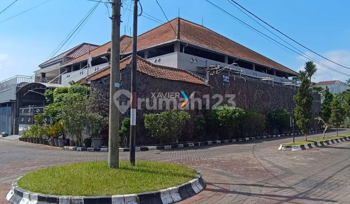 Well-Maintained Luxury House in Lawang with Lawang View 2