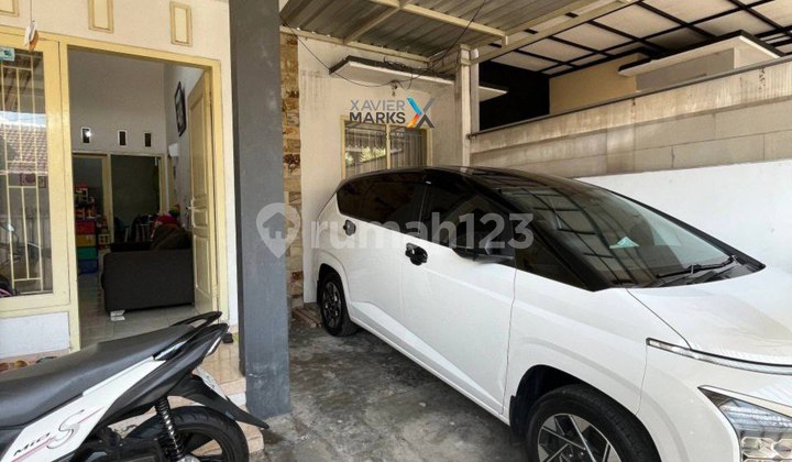 Well-Maintained Strategic House Near Alun Alun on Diponegoro Street, Batu Malang