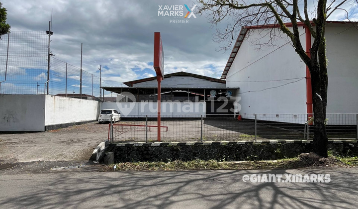 For Sale Cheap Strategic Business House in Central Kepanjen Malang