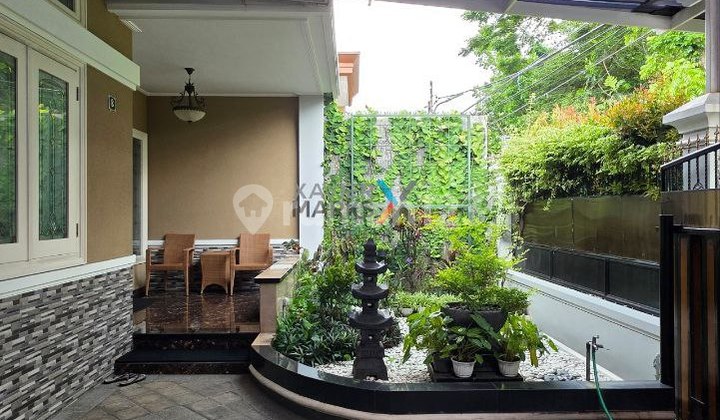 Well-Maintained Modern House in the City Center of Buah Buahan, Klojen, Malang 2