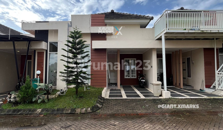 Rumah Modern View Cakepd di Karangploso Malang