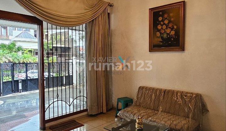 Luxury House in the City Center of Ijen Klojen Area, Malang 2