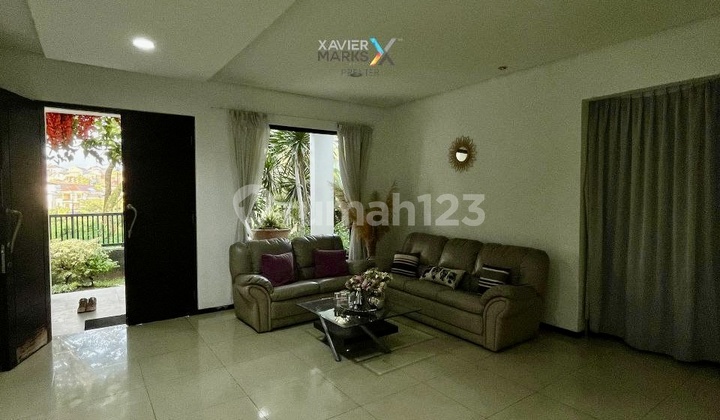 Strategic Modern Luxury House on the Dieng Road Axis in Malang 2