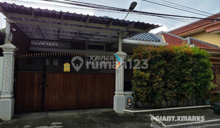 Rumah Modern Terawat Tengah Kota Di Buah Buahan Klojen Malang