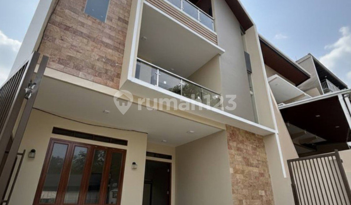 Villa Modern Plus Kolam Renang Dekat Museum Angkut Batu Malang