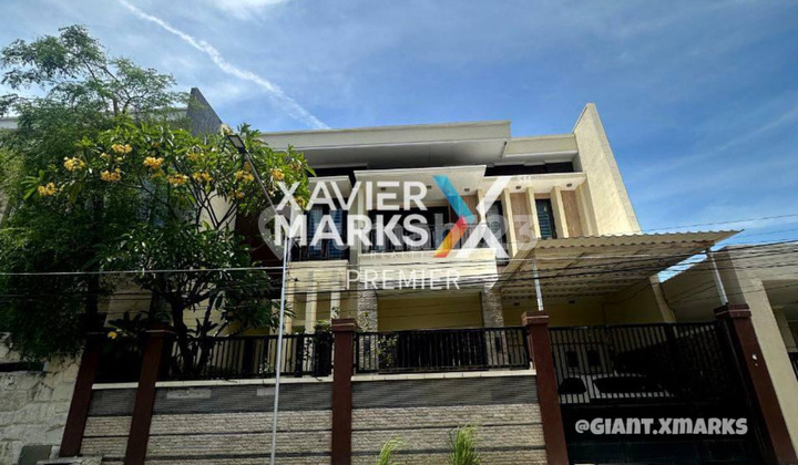 Rumah Modern Full Furnished Dekat Galaxy Mall Surabaya