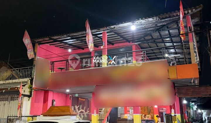 Translation: Strategic Shophouse for Sale on Kasin Klojen Road, Malang