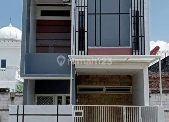 Rumah 2 Lantai Baru di Jalan Jambangan Baru 2 Surabaya, Surabaya