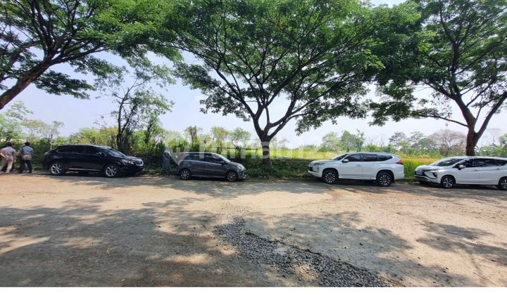 tampak depan tanah luas di grand sentul