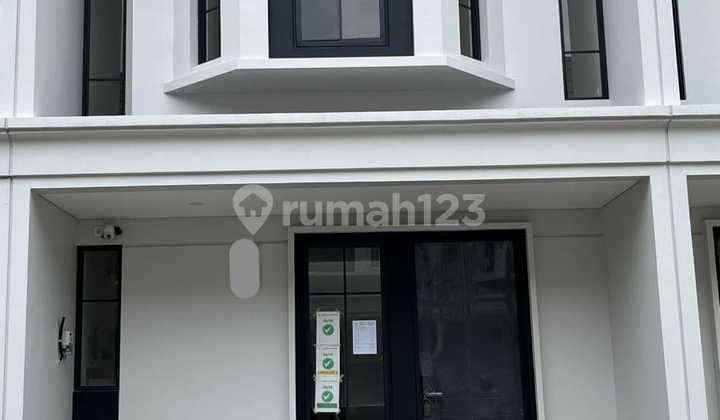 For Rent: 2-Story House, Neat and Ready to Occupy in Citra Garden Bintaro For Rent: 2-Story House, Neat and Ready to Occupy in Citra Garden Bintaro