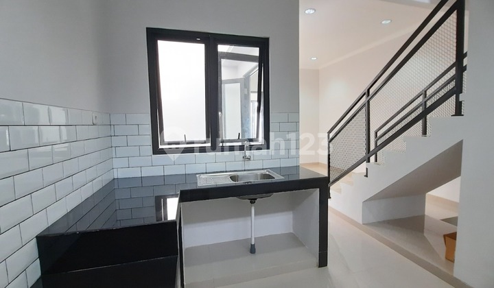 Rumah Dijual Dekat Halte Busway Puri Beta Ciledug Tangerang 2